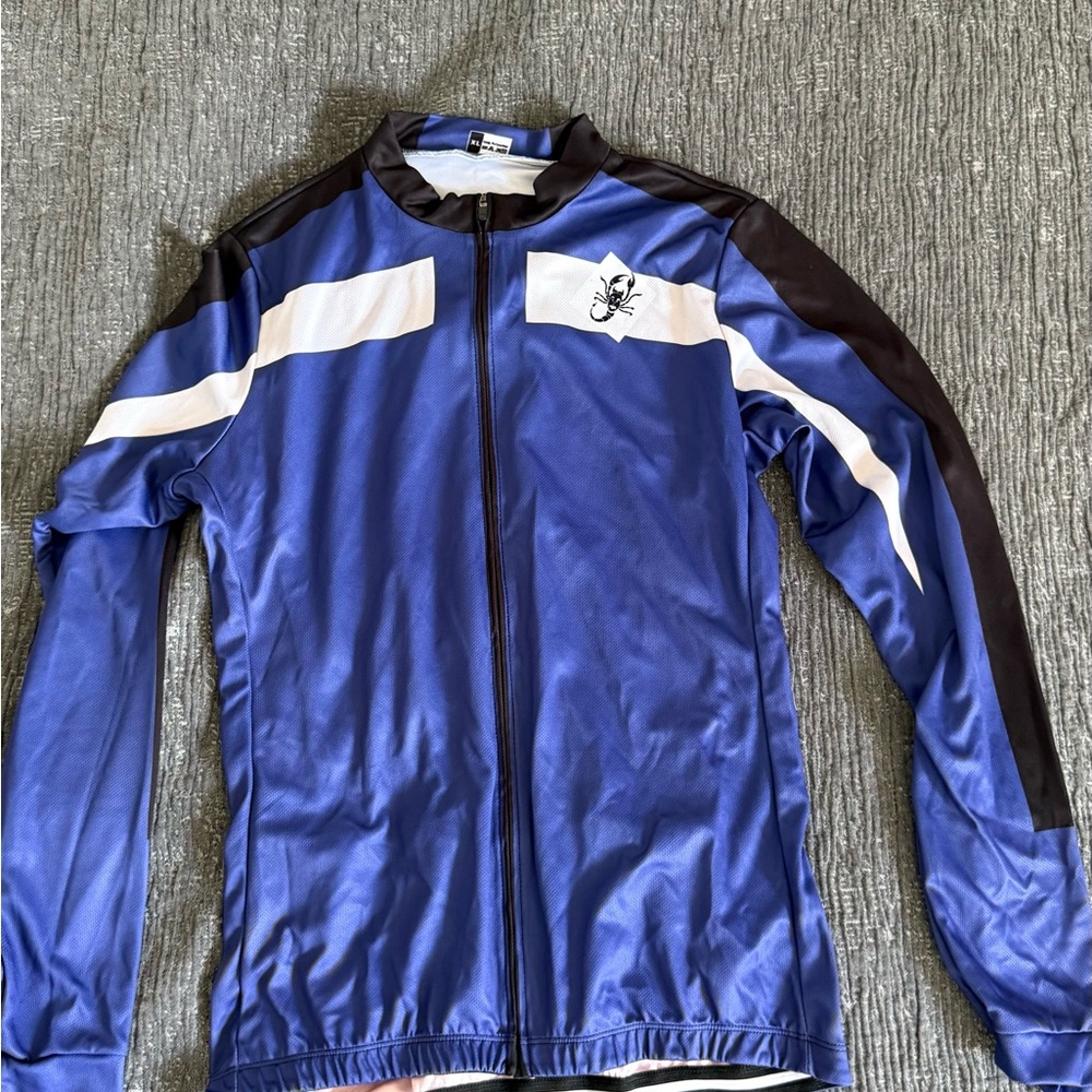 Sporty Blue and Black Windbreaker with Athletic Cut